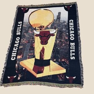Chicago Bulls NBA Championship Trophy Skyline Tapestry Throw Blanket Vintage